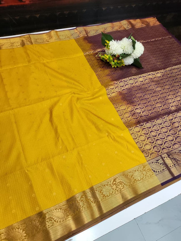 Artificial Naar Pattu Zari Saree with Contrast Blouse for Wedding Wear