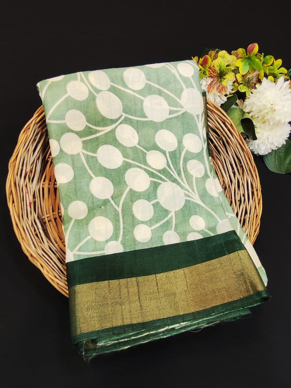 Fancy Saree for Party Wear with Plain Contrast Blouse