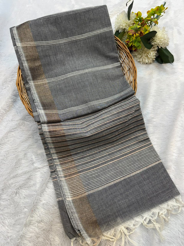 Dorothy cotton saree with zari and plain design