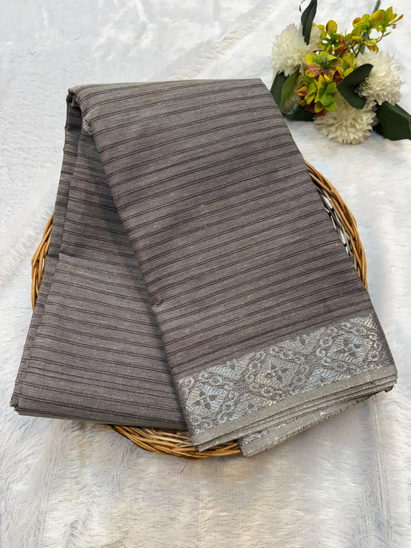 Dorothy cotton saree with zari and plain design