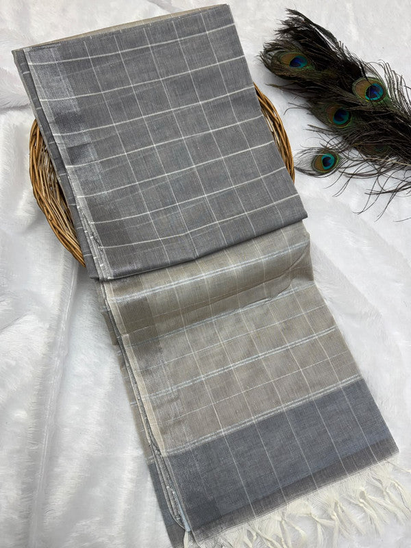 Dorothy cotton saree with zari and plain design