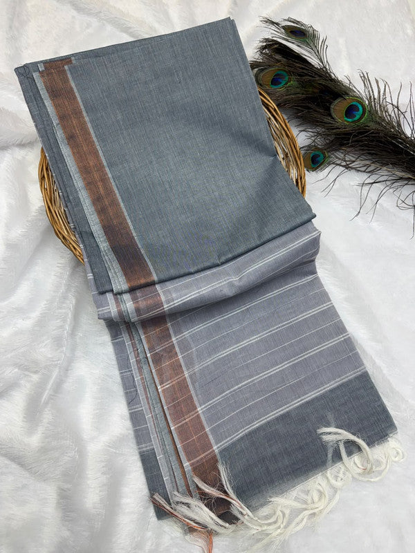 Dorothy cotton saree with zari and plain design