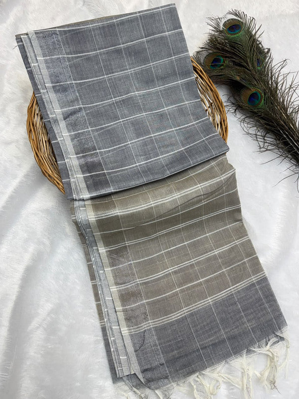 Dorothy cotton saree with zari and plain design