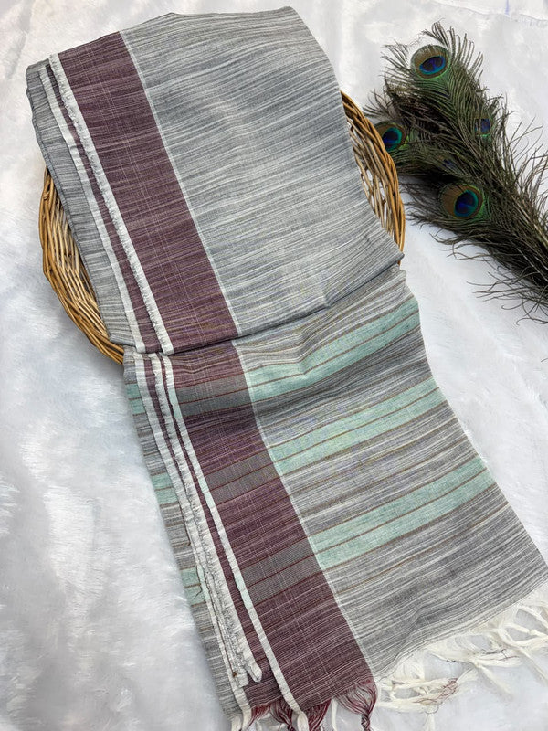 Dorothy cotton saree with zari and plain design