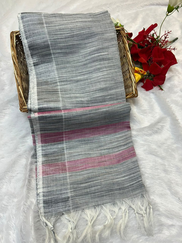 Dorothy cotton saree with zari and plain design