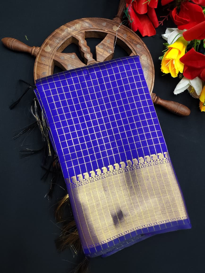 Varanasi Checked Raw Silk VN69