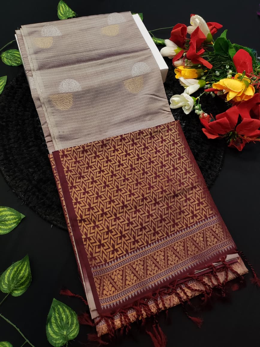 Ven Pattu saree VP16