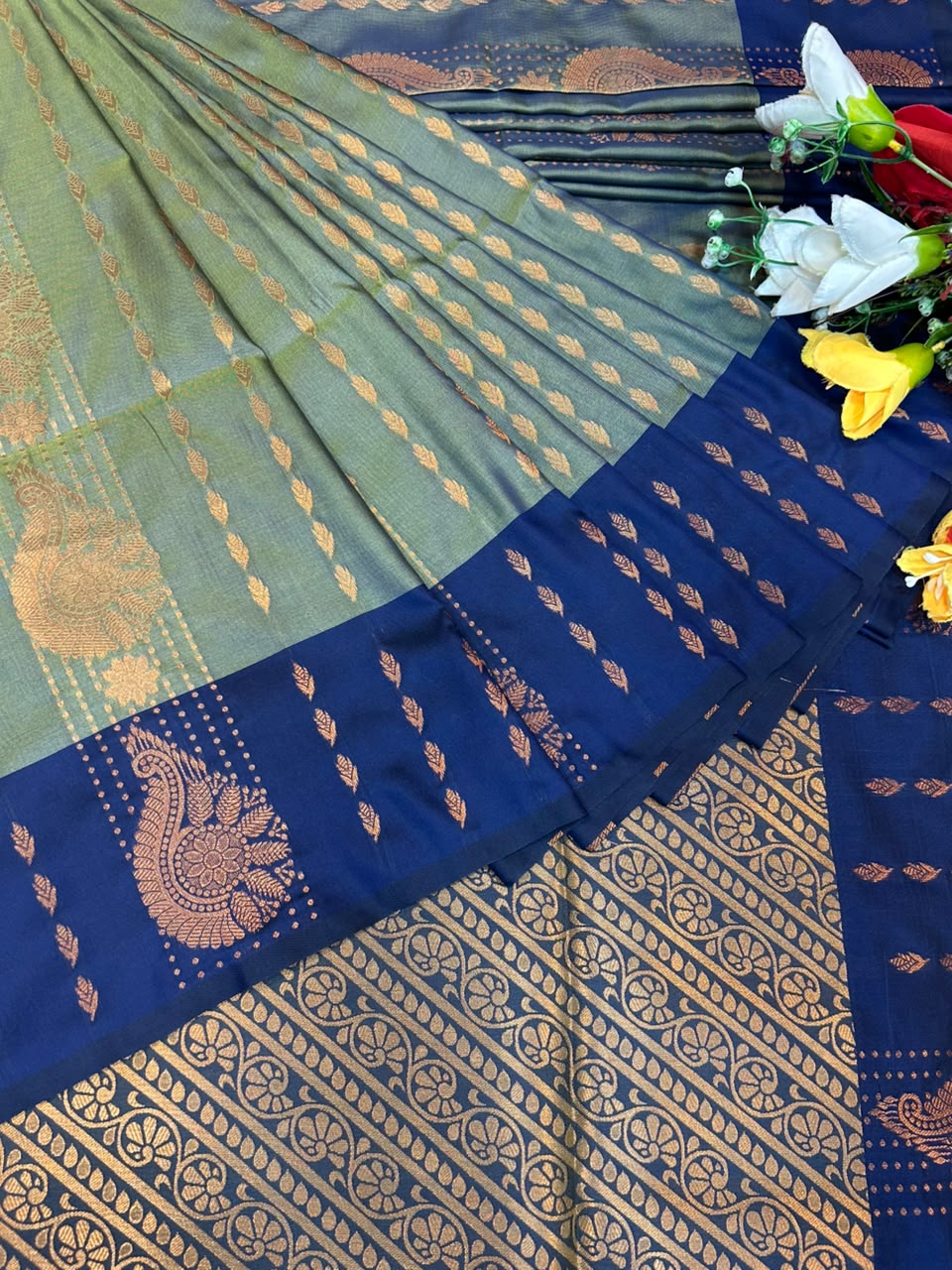 Saaral Soft Silk Sarees |Elegant Zari| SRA15