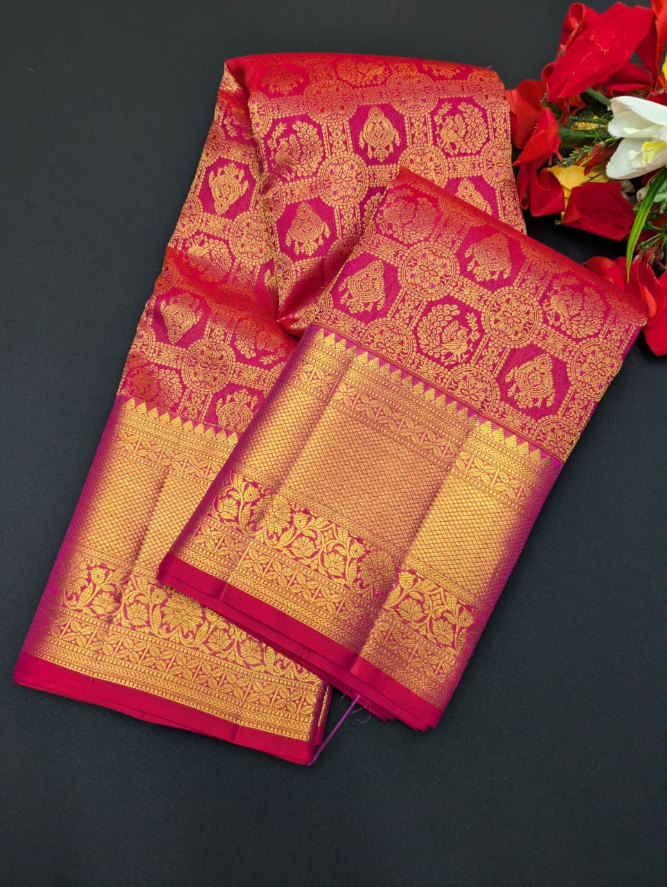 KAAVIYAM E41