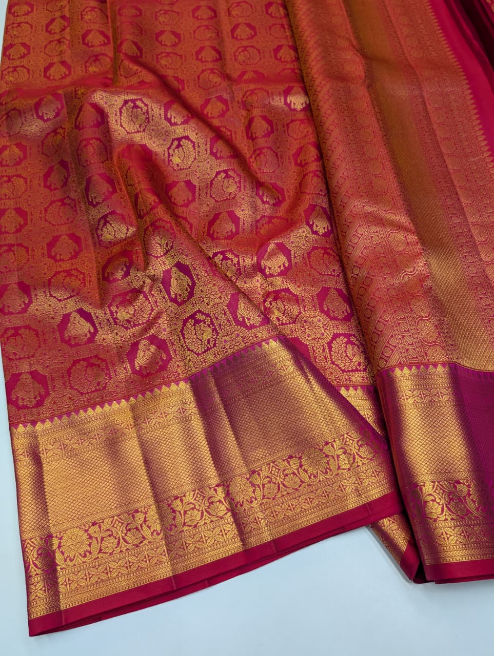 KAAVIYAM E41