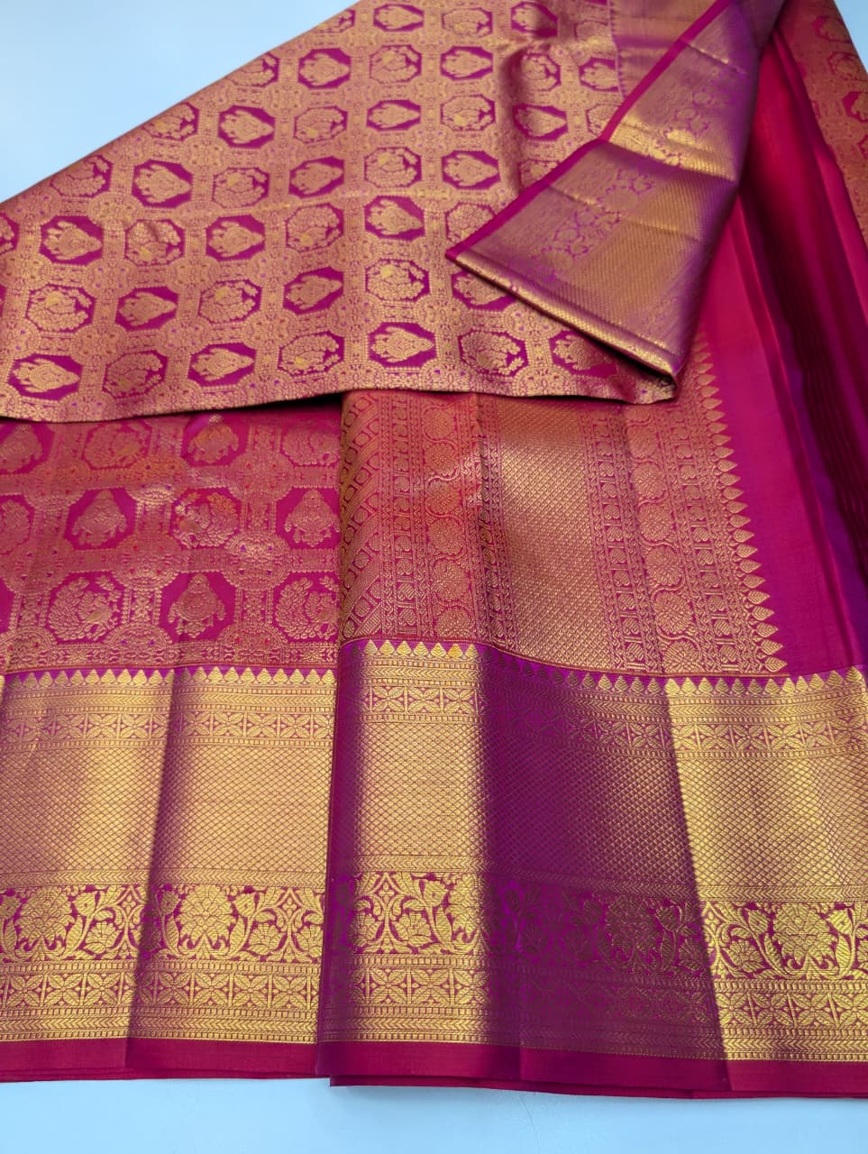 KAAVIYAM E41