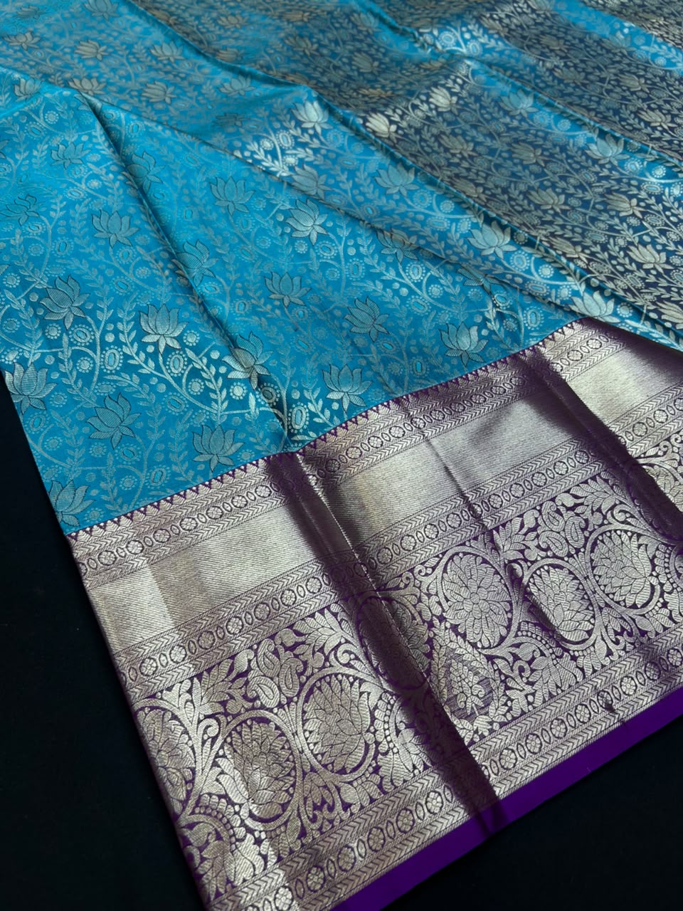 Traditional Pure Pattu E135