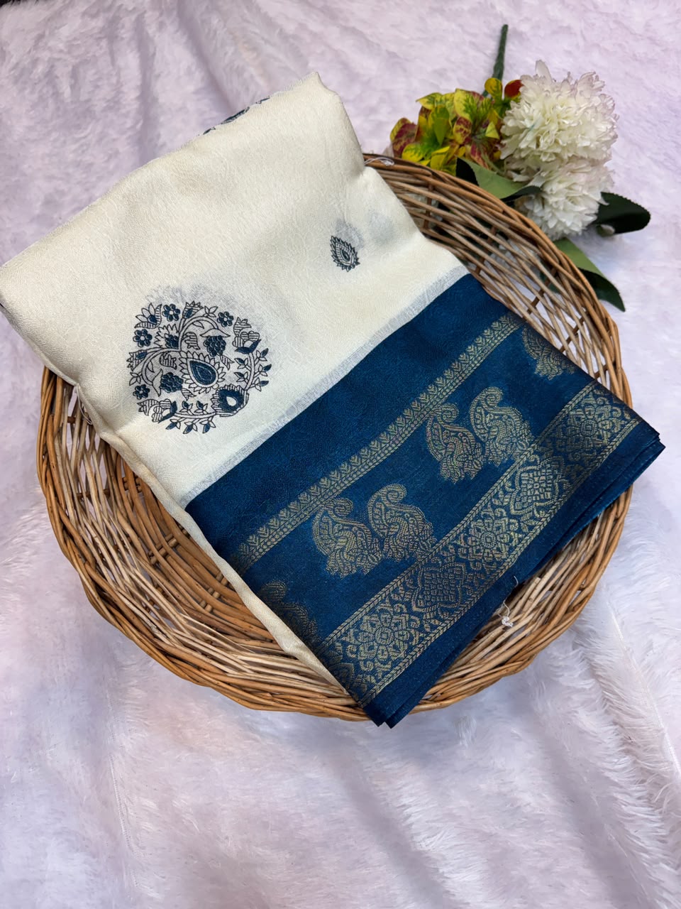 Chandrika Fancy Saree with Elagent Zari| CD17