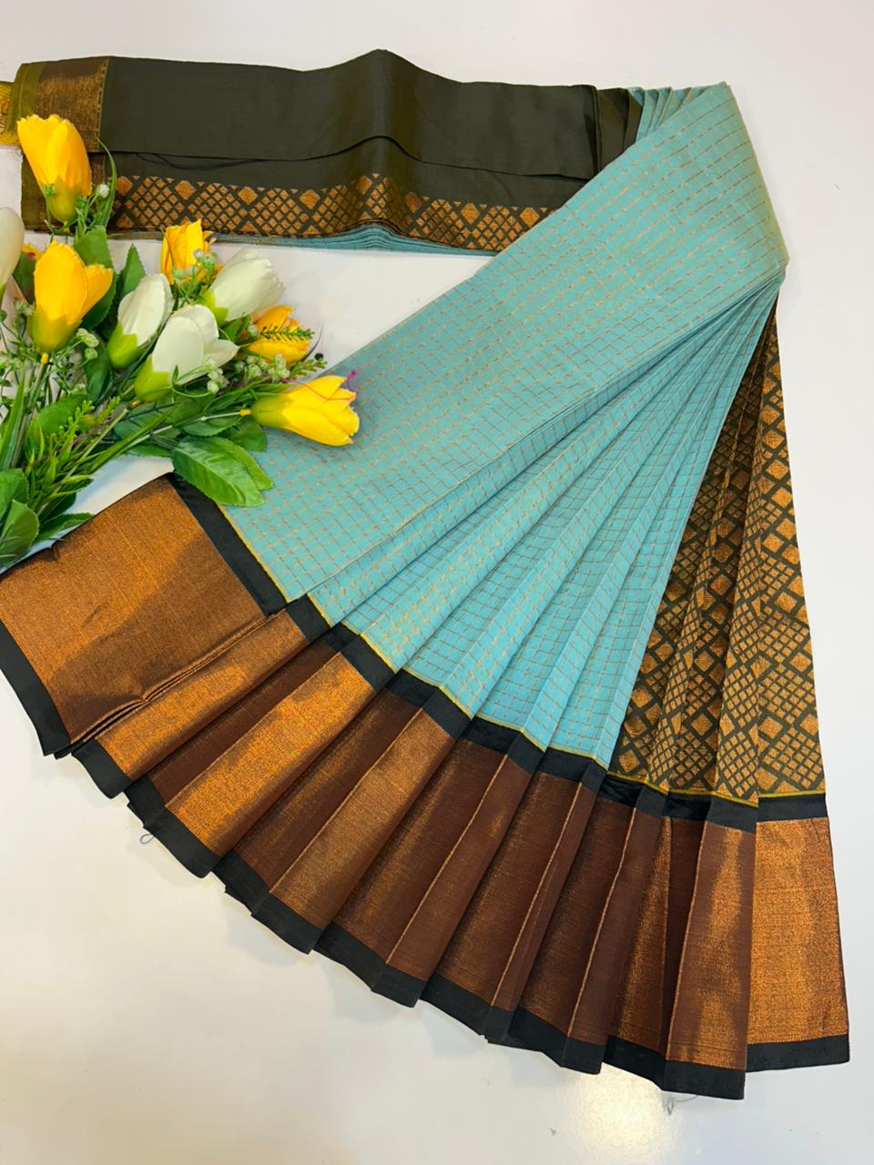 Zari Kattam Saree