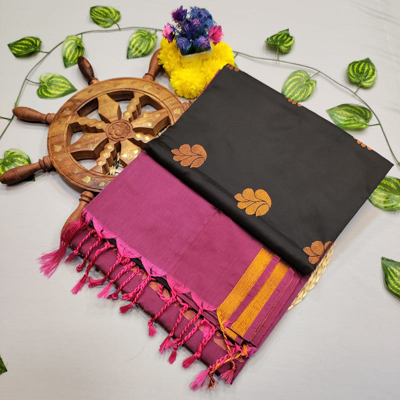 Varnamozhi Saree