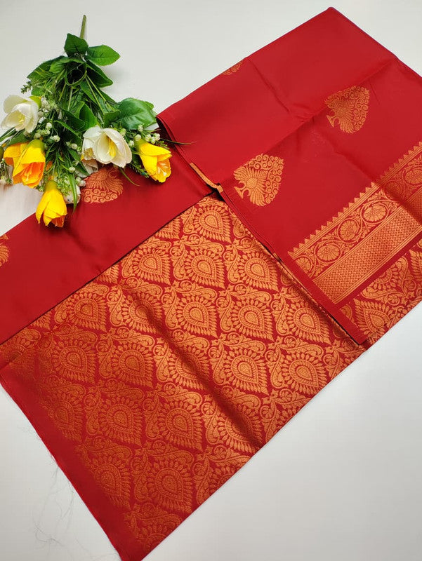 Yazhini Pavishna Saree