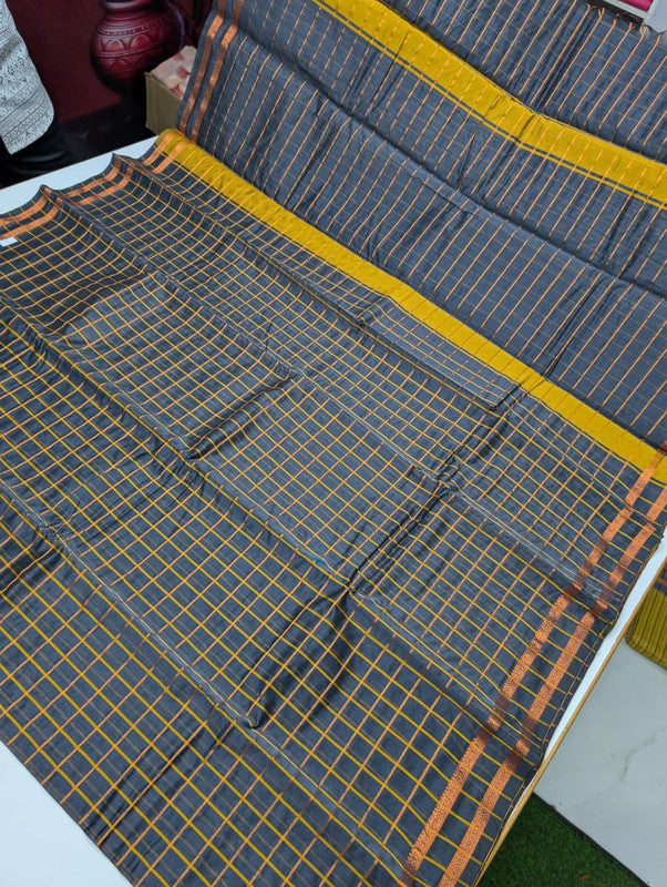 Kalyani Checked Saree KD16