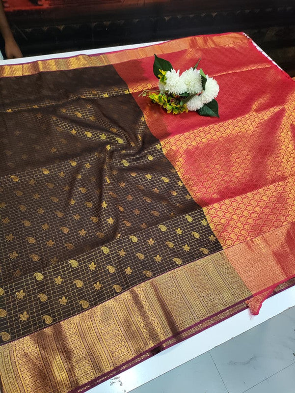 Artificial Naar Pattu Zari Saree with Contrast Blouse for Wedding Wear