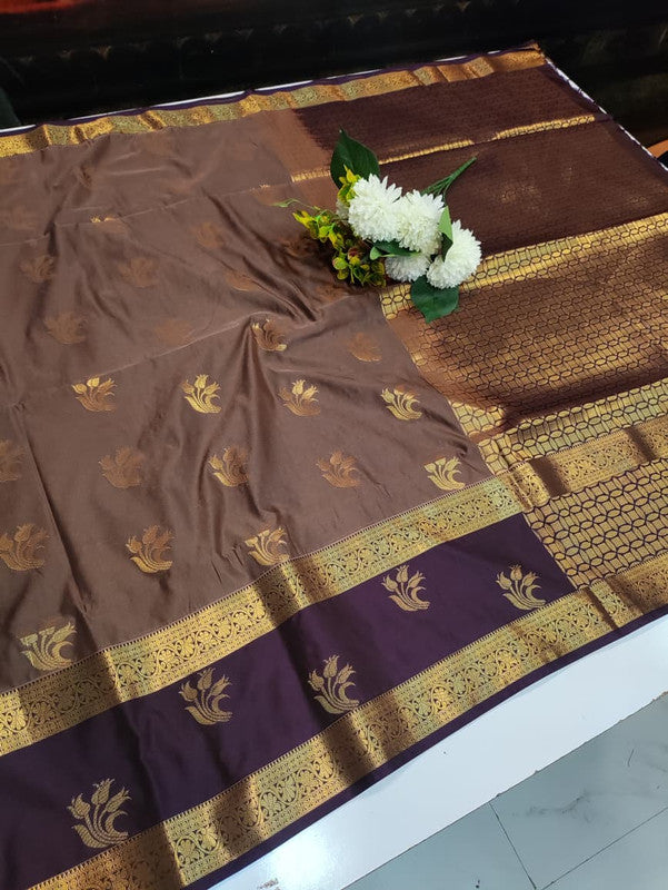 Artificial Naar Pattu Zari Saree with Contrast Blouse for Wedding Wear