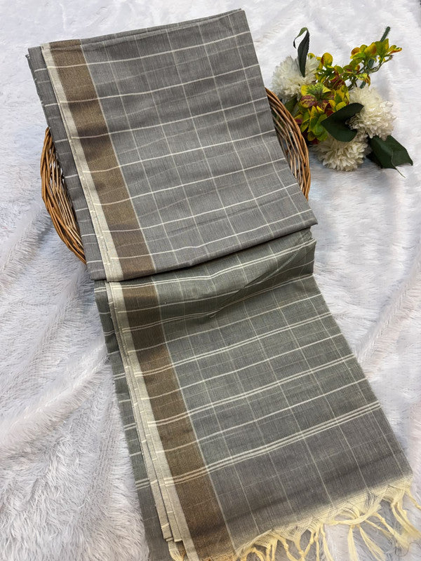 Dorothy cotton saree with zari and plain design