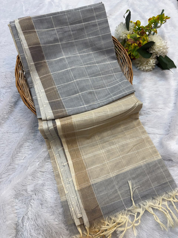 Dorothy cotton saree with zari and plain design