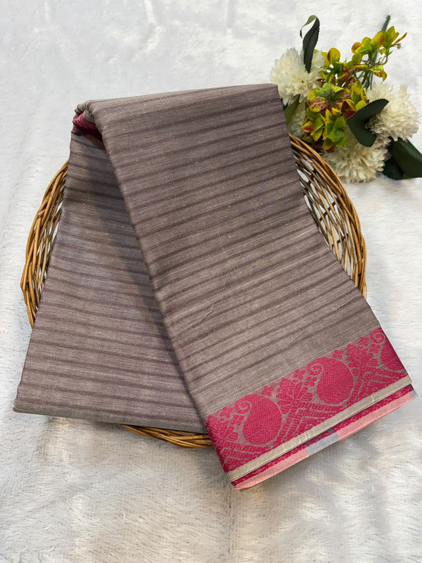Dorothy cotton saree with zari and plain design