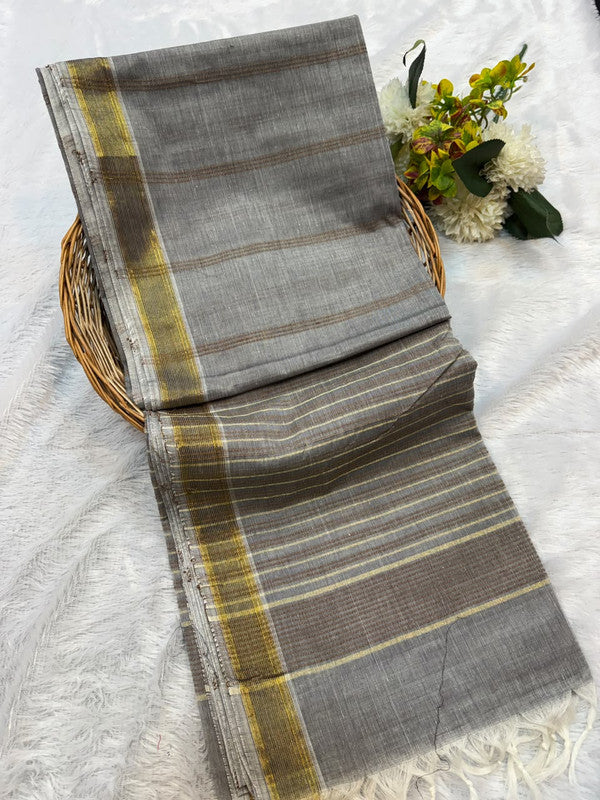 Dorothy cotton saree with zari and plain design