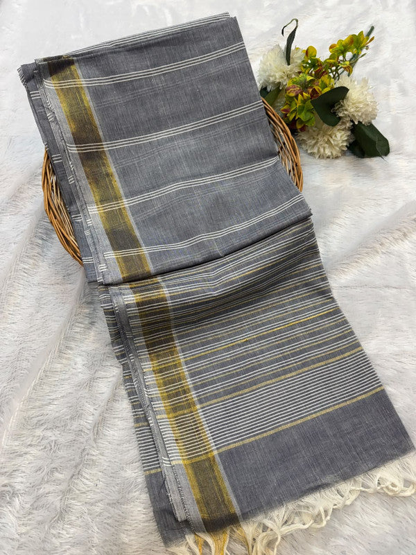 Dorothy cotton saree with zari and plain design