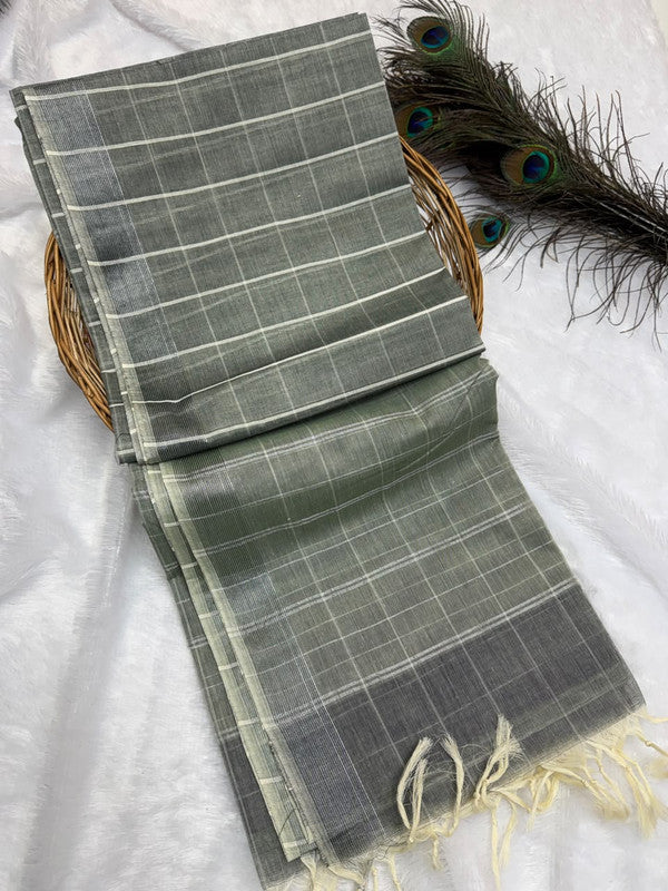 Dorothy cotton saree with zari and plain design