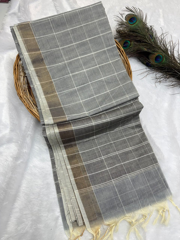 Dorothy cotton saree with zari and plain design