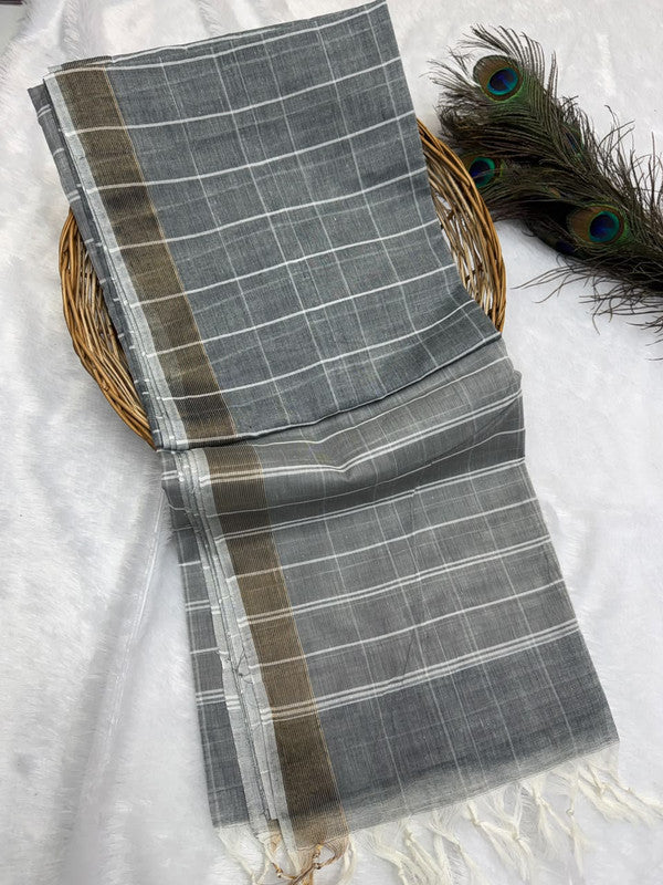 Dorothy cotton saree with zari and plain design