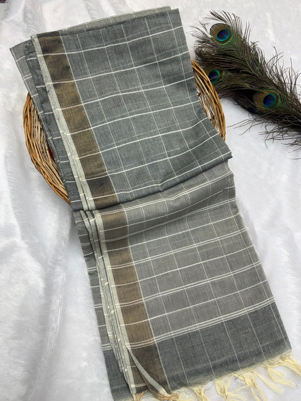 Dorothy cotton saree with zari and plain design