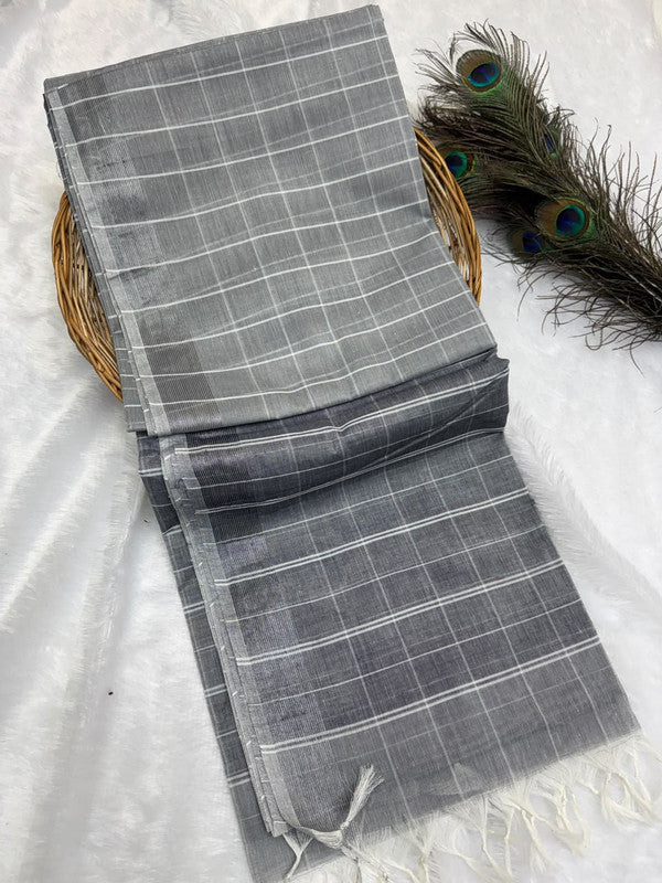 Dorothy cotton saree with zari and plain design