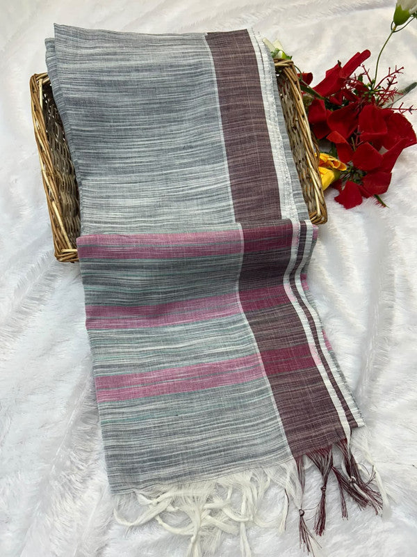 Dorothy cotton saree with zari and plain design