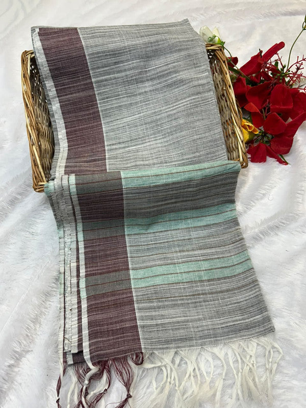 Dorothy cotton saree with zari and plain design