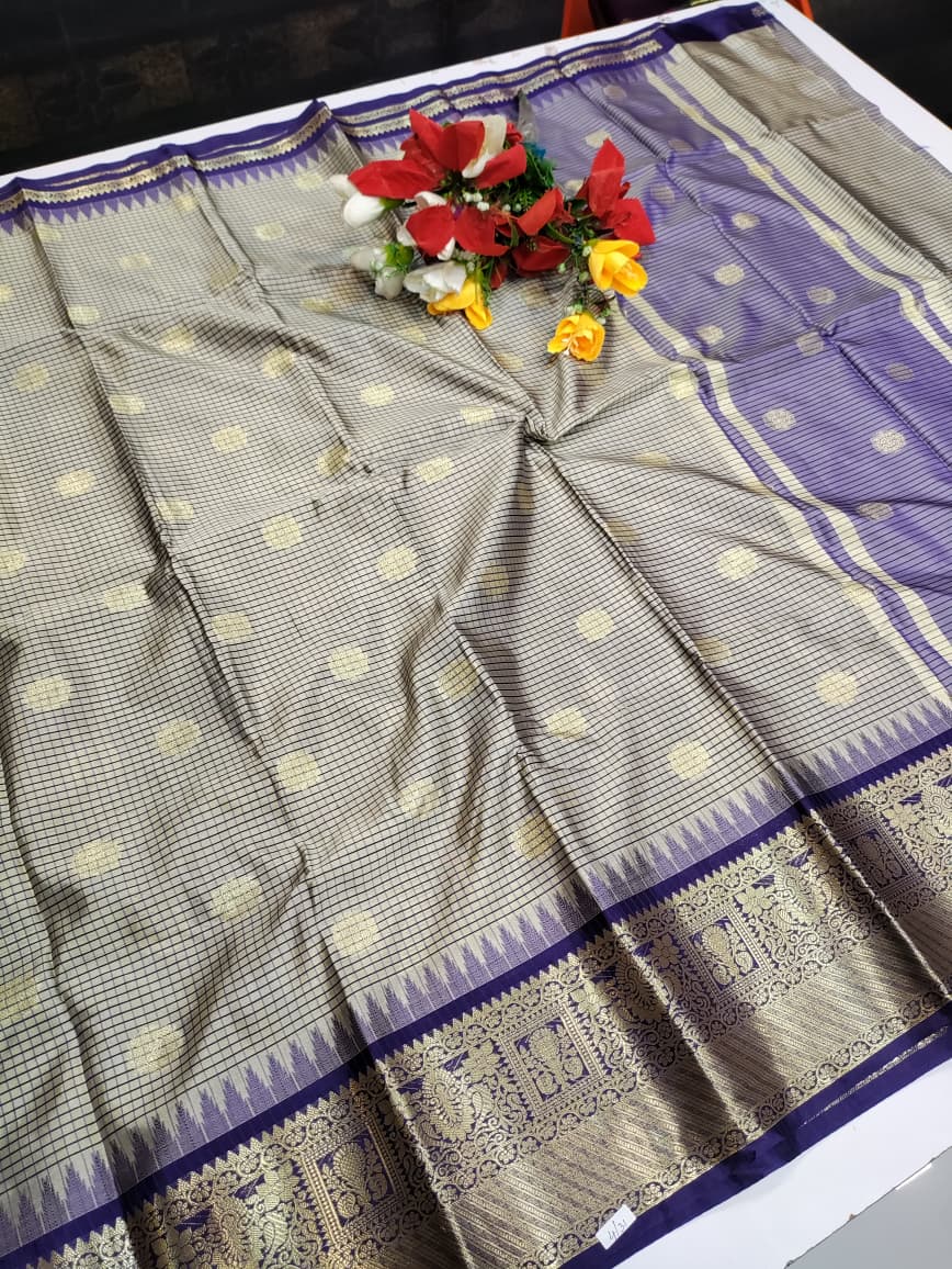 Banarasi Checked Saree FV32