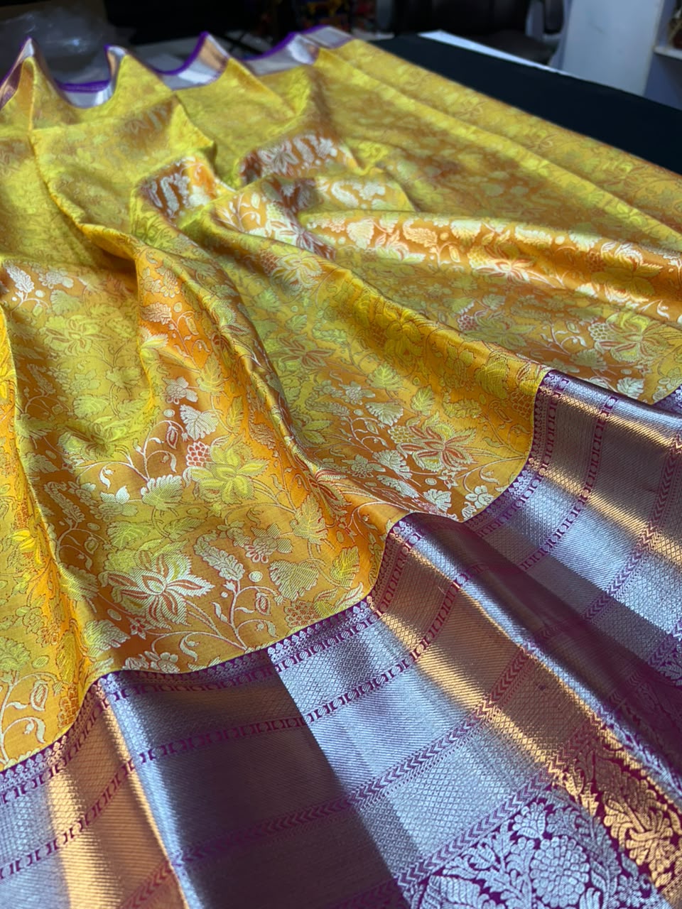 Traditional Pure Pattu E136