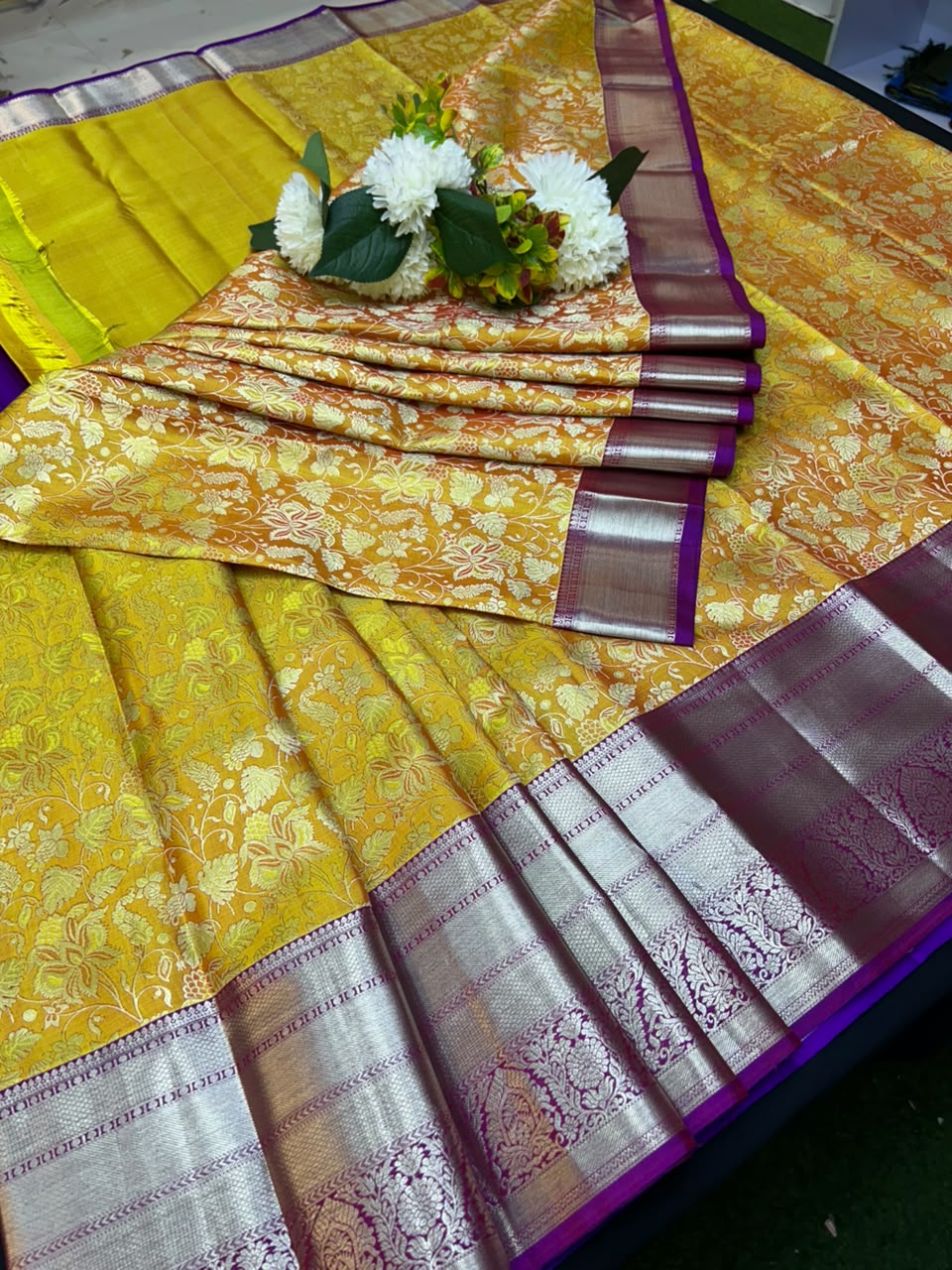 Traditional Pure Pattu E136