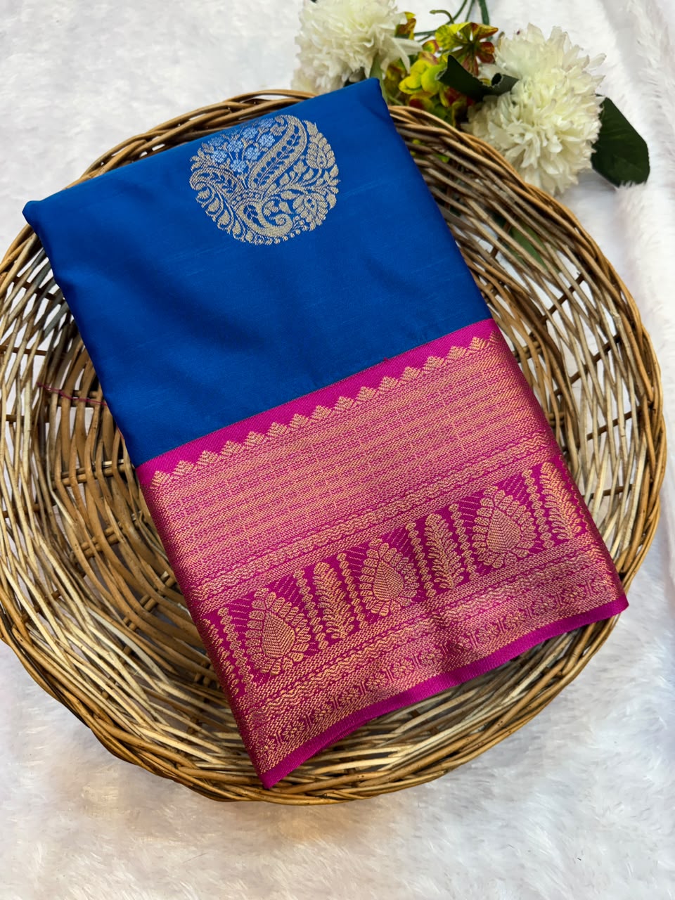 Mild Damage Vennila Semi Silk Saree with Zari Design| MV47
