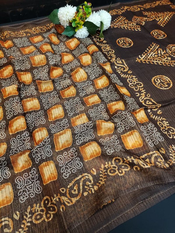 Green Leaf Jute Fancy Saree for Party Wear with Contrast Blouse