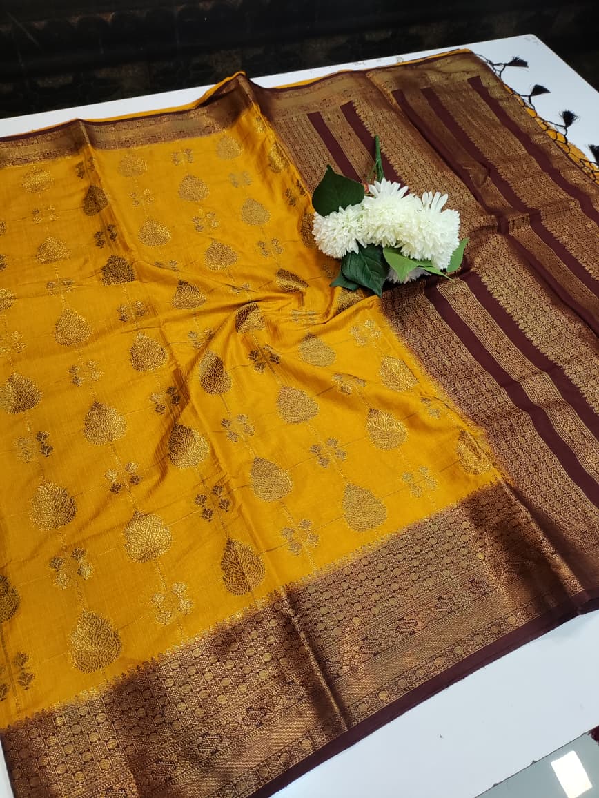 Hemanica Linen Blended Saree with elegant zari work for weddings