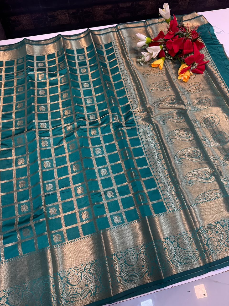 Malkova Soft Silk Saree with zari work for wedding wear