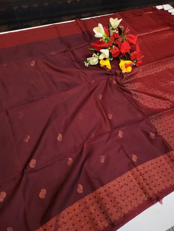 Offer Slub Silk Saree with elegant Zari work for wedding wear