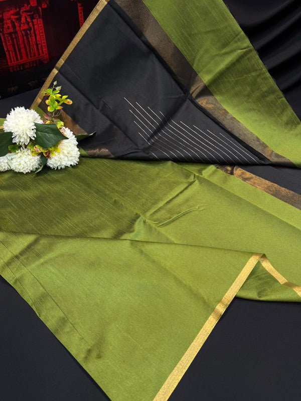 Premium Varanasi Saree in Silk Fabric with Elegant Zari Design