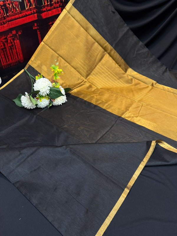 Premium Varanasi Saree in Silk Fabric with Elegant Zari Design